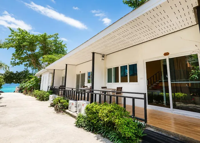 Phi Phi Long Beach Resort & Villa